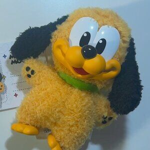 Mickey Family Cute Together - Pluto